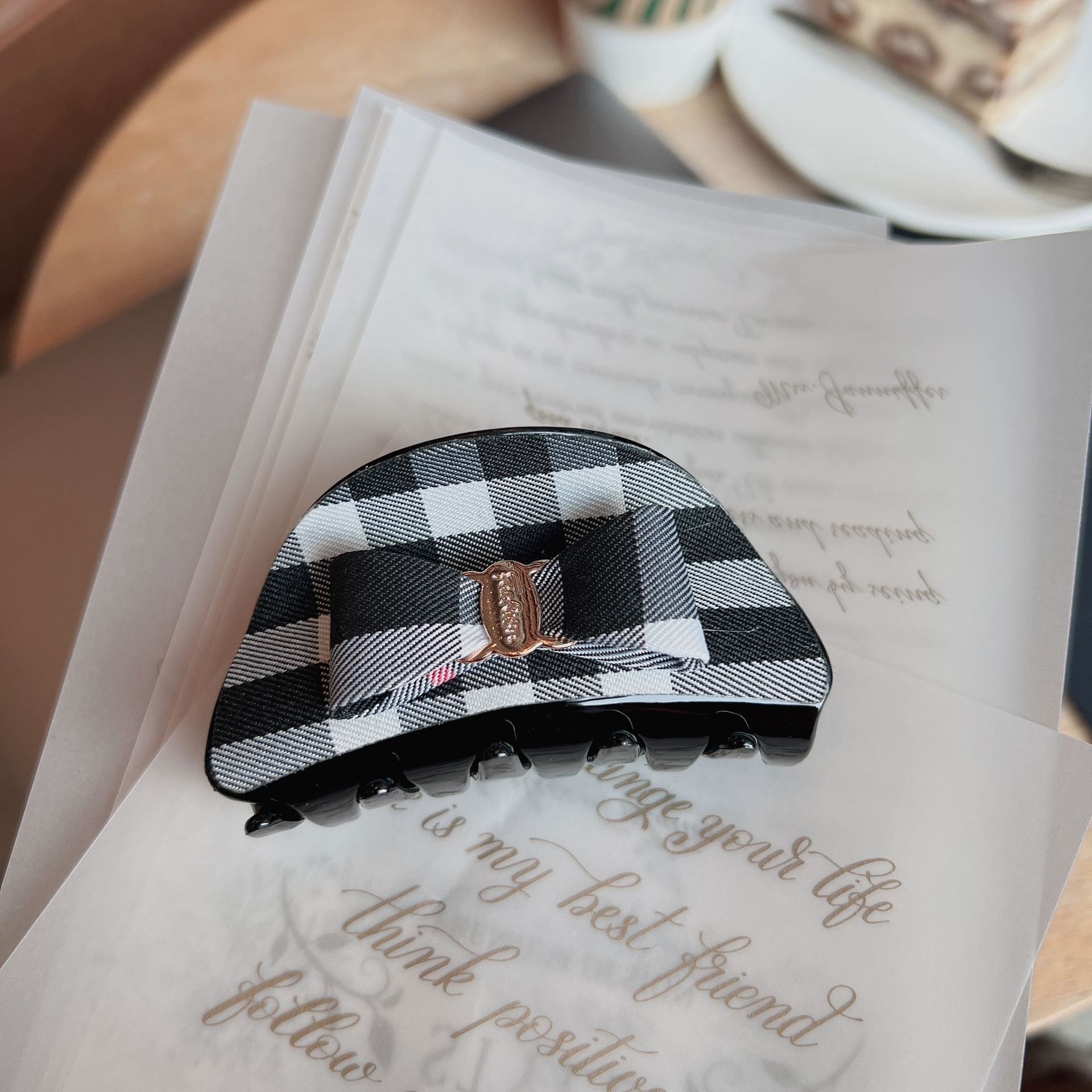 2023 Nieuwe Koreaanse versie vlinderdas gesp stof mode plaid serie achterhoofd grote hanger haar grijp clip_voghion.com