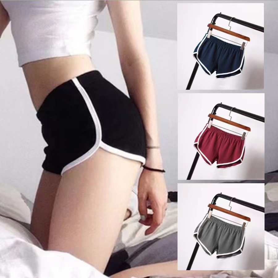 Breathable sports shorts