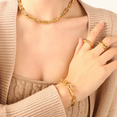European and American ins jewelry hip-hop fashion niche design U-shaped buckle necklace trend commuter bracelet gold-plated jewelry set