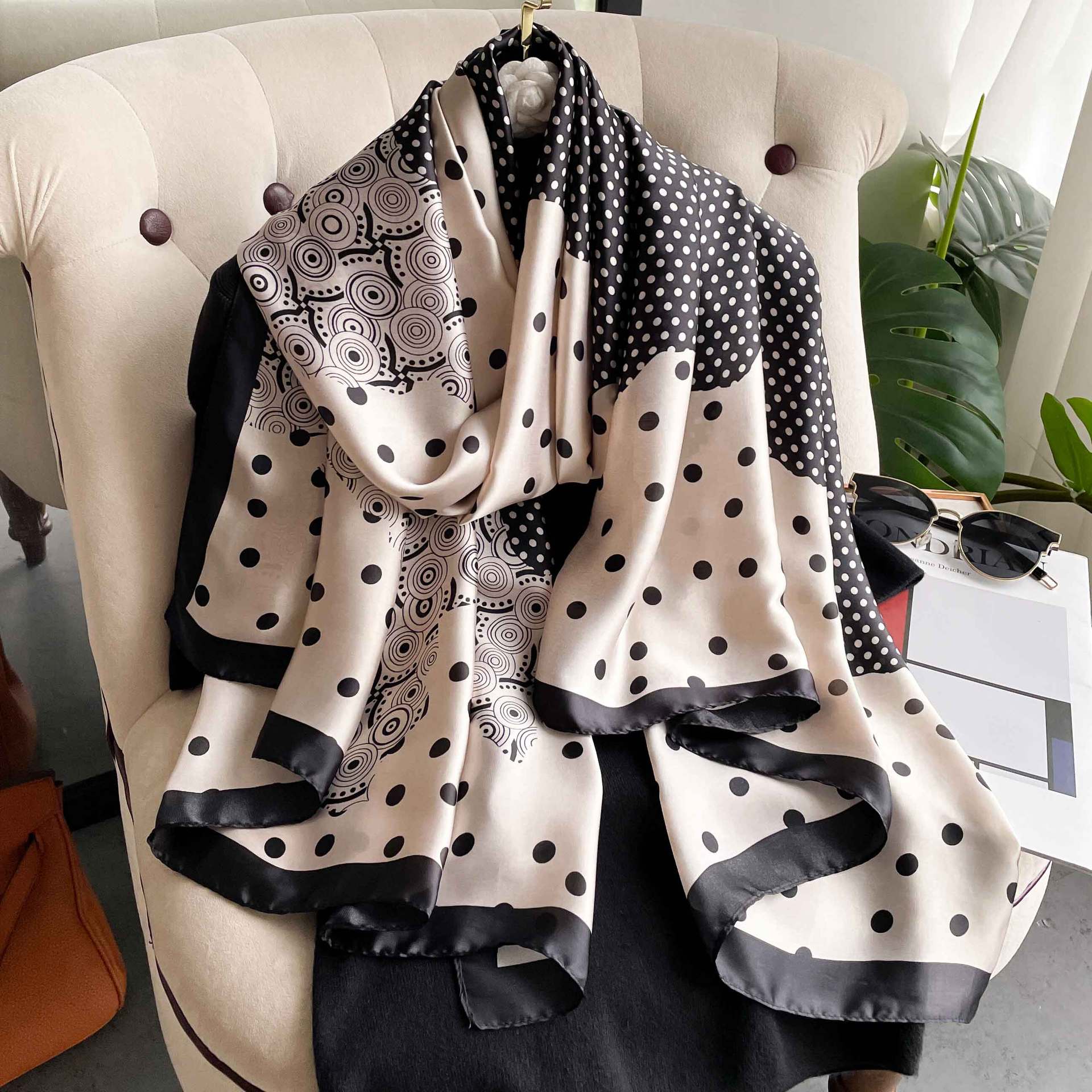 Women's Elegant Basic Color Block Flower Satin Scarf display picture 2