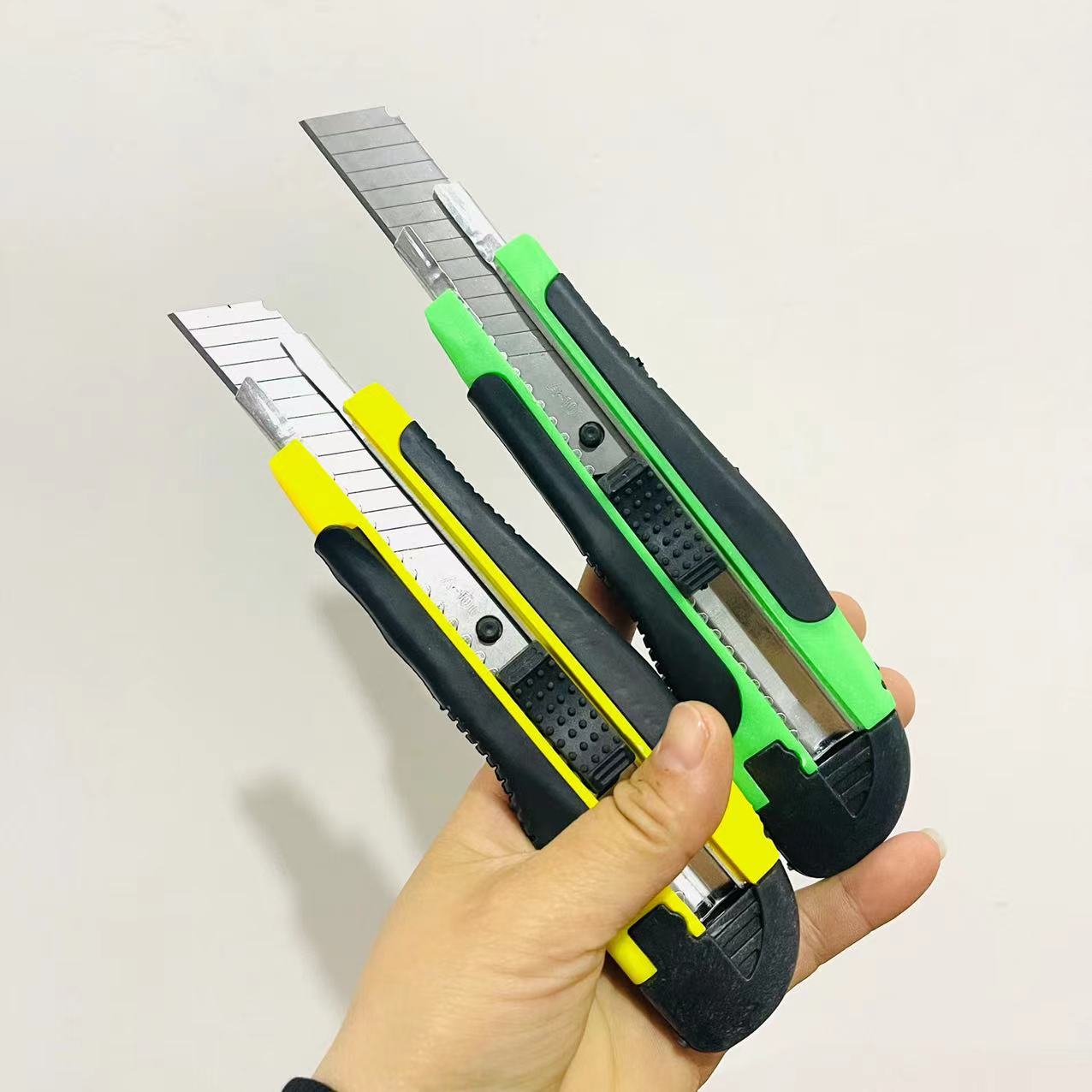 286美工刀壁纸裁纸刀多功能大号手工刀工业用刀美缝刀片 1元2元批