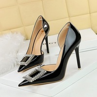 638-K63 Banquet High Heels, Thin Heels, Lacquer Leather, Shallow Notched Pointed Side Hollow Square Metal Button, Water Diamond Button, Single Shoe