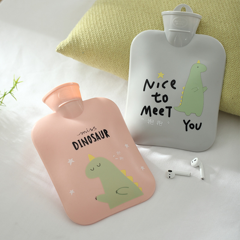 Winter cartoon water-filled hot water bottle, cute mini portable PVC hot water bottle, office student fashion hand warmer