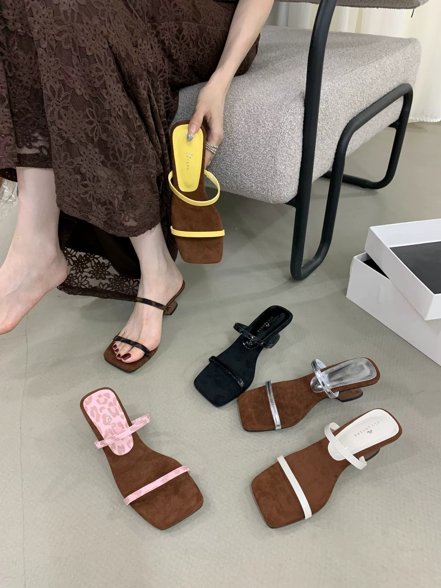 Прохладное лето ~ Французский склон на каблуке с сандалиями на летнем носке 2025 корейская версия сандалий на высоком каблуке женщина