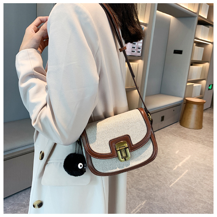 Ženska nova korejska izdaja 2024, majhna kontrastna platnena torba za sedlo, modna in trendovska torba čez telo_voghion.com