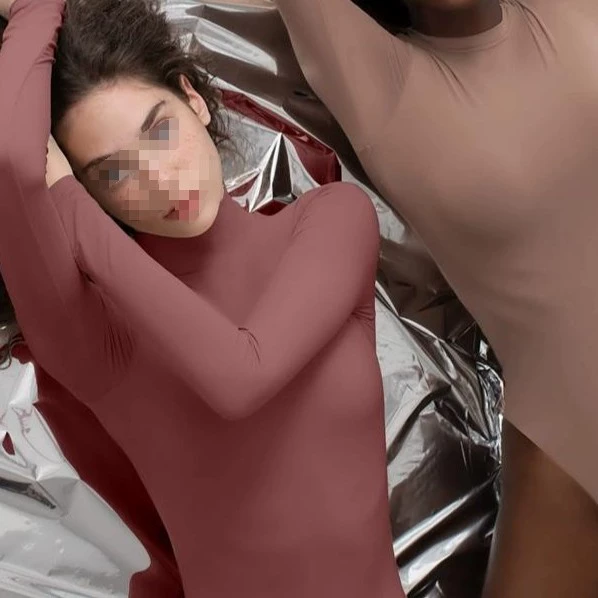 Водолазка с высоким воротником: вторая волна моды Kardashian, базовый топ с длинным рукавом