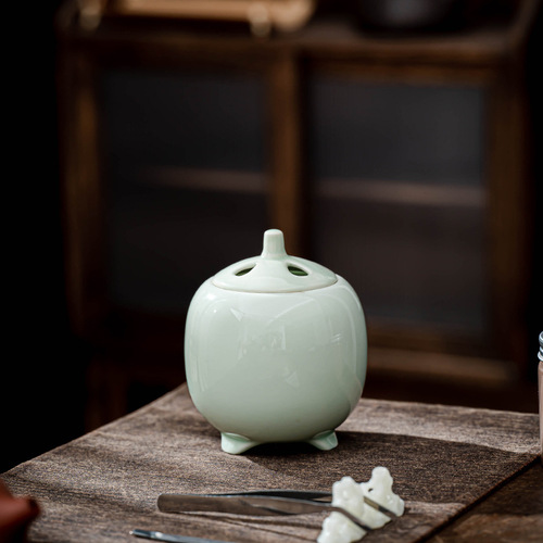 Electronic Aroma Diffuser with Temperature Timer, Indoor Home Use Smokeless Aroma Burner for Agarwood, Blends, Essential Oils, Air Purifying Aroma Burner