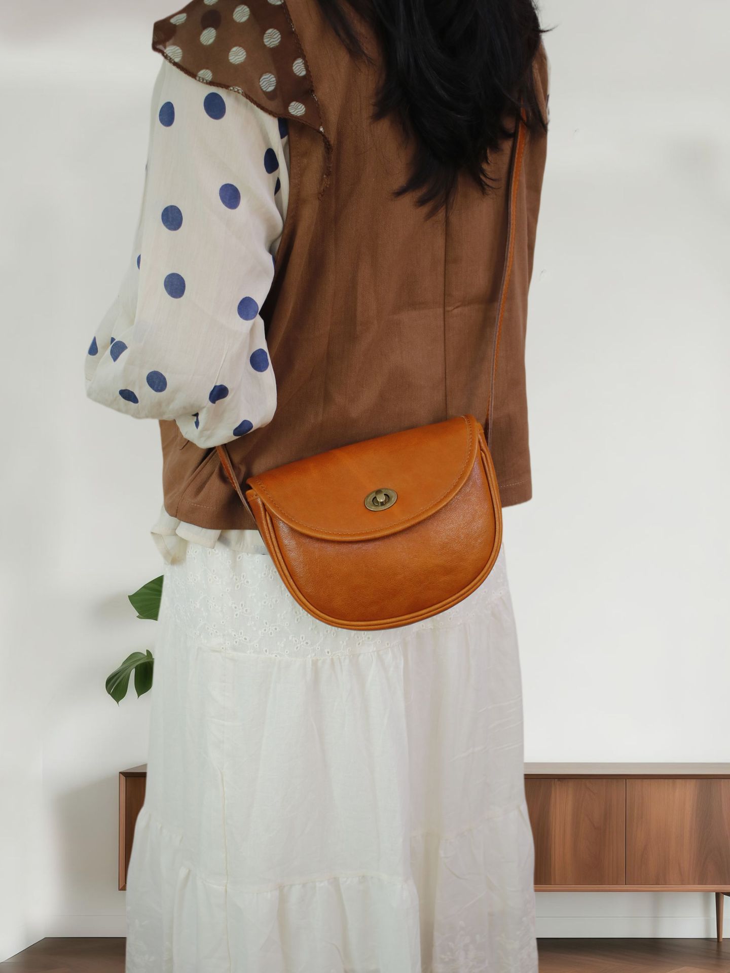Handmade Retro Minimalist Top Grain Cowhide Mori Style Saddle Small Square Bag Original Women's Soft Leather Shoulder Phone Crossbody Bag - Thumbnail 7
