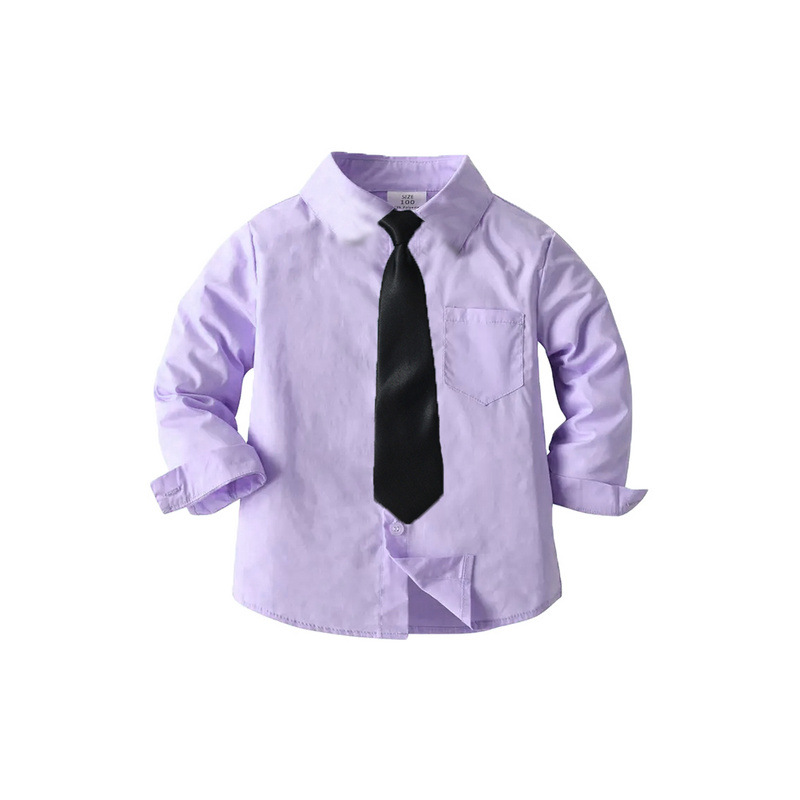 Violet oscuro con corbata