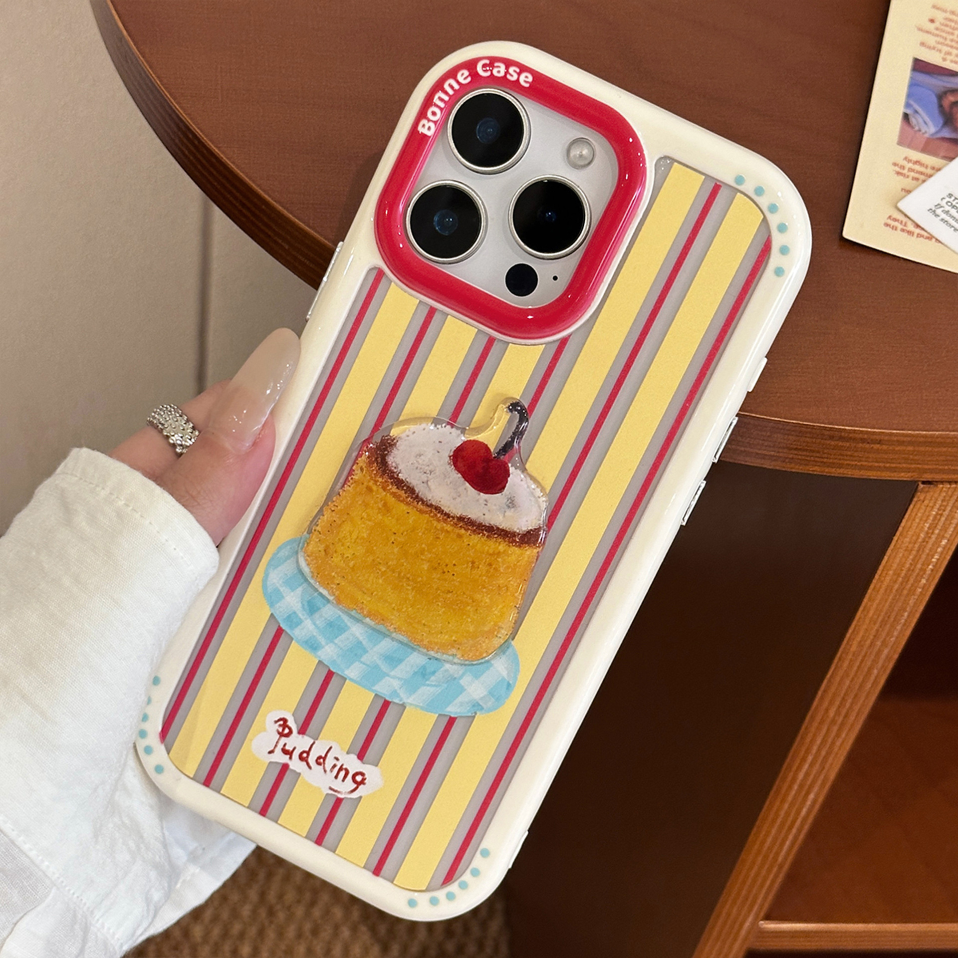 Funda de acrílico 3D con diseño de pastel para iPhone 16 Pro Max, también compatible con iPhone 15, 14 y 17.