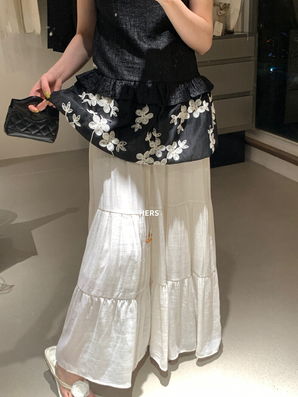 Áo hai dây nữ phong cách Bohemian thêu hoa, viền ren xếp tầng — Champagne màu, màu đen chi tiết 30