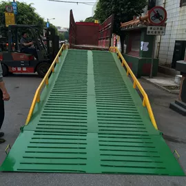 登车桥;升降台;工具车