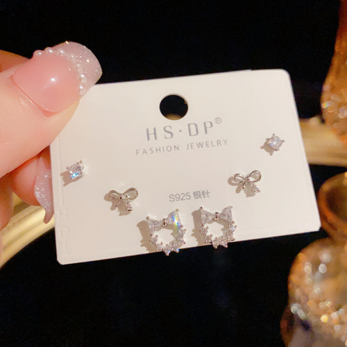 Fashionable, delicate, and high-end bow set for women, consisting of three pieces, small-niche design, lightweight luxury style, matching earrings, wholesale.