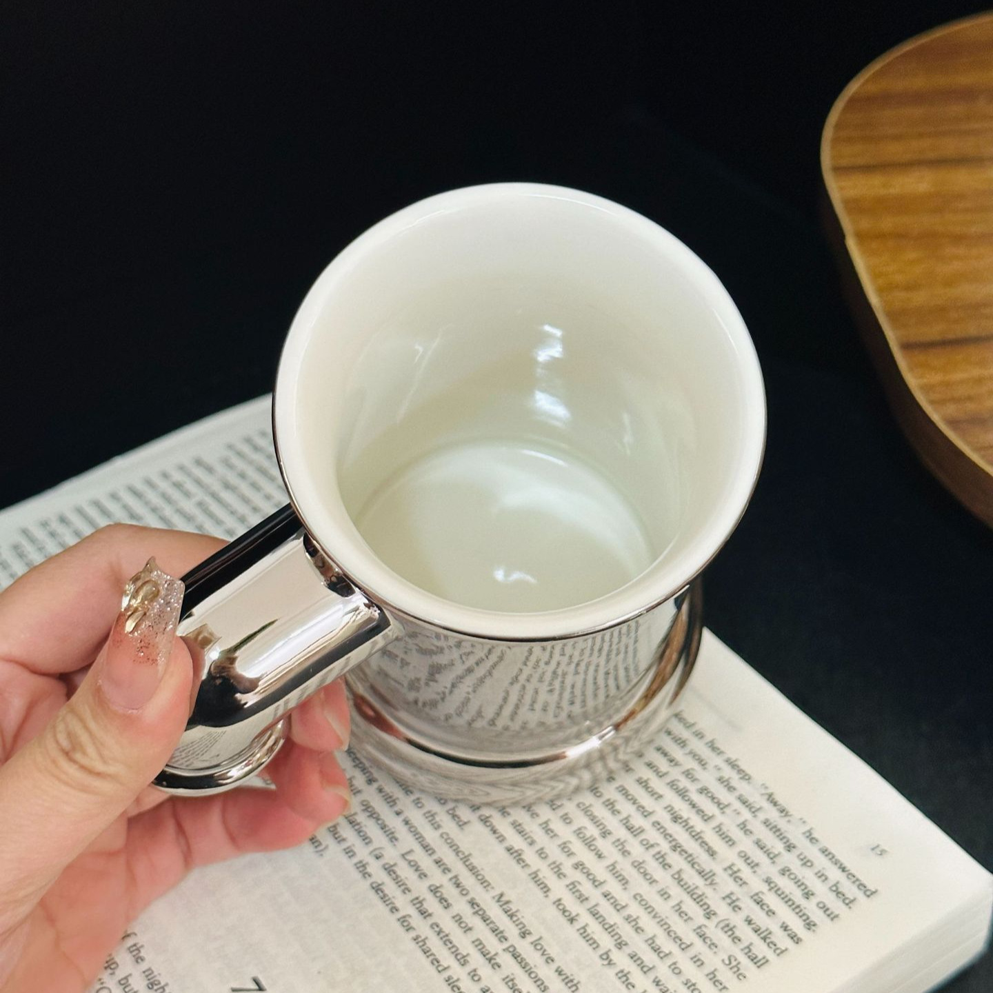 Ins Feng faucet modelado de cerámica taza con cubierta galvanizado de agua de oficina extraña taza de café regalo