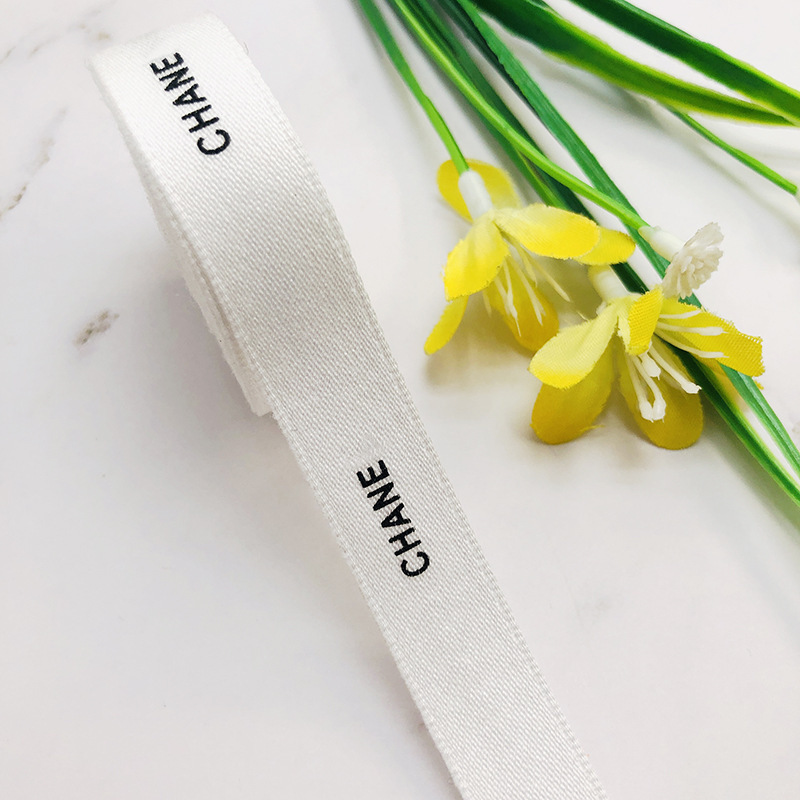 赤い本の小さな香りのリボンの髪飾りリボンのプレゼントのひもの花束の帽子の縁の手作りのdiyブランドのリボン|undefined