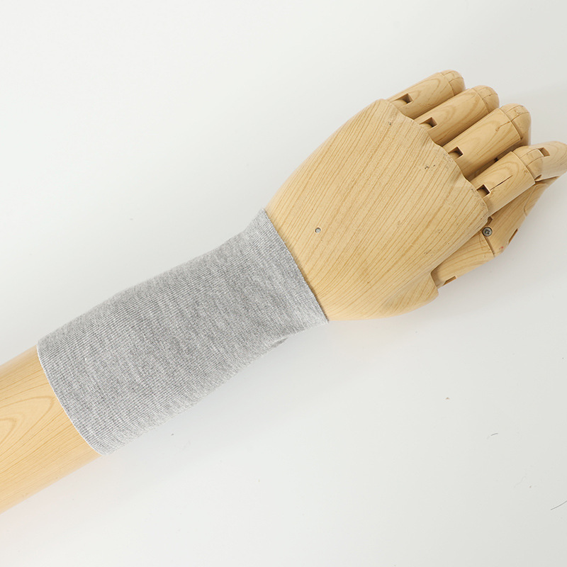 モーダルは腕を保護して肘を保護します。