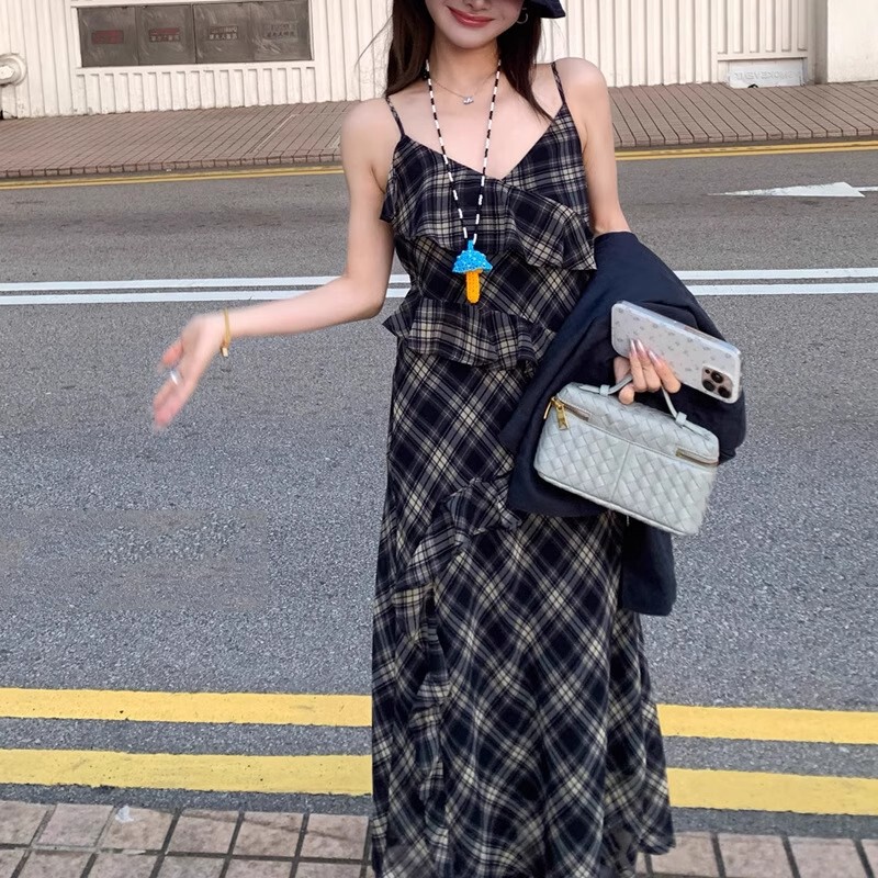 法式复古格纹荷叶边吊带连衣裙女2025夏季新款减龄收腰显瘦A字裙|undefined