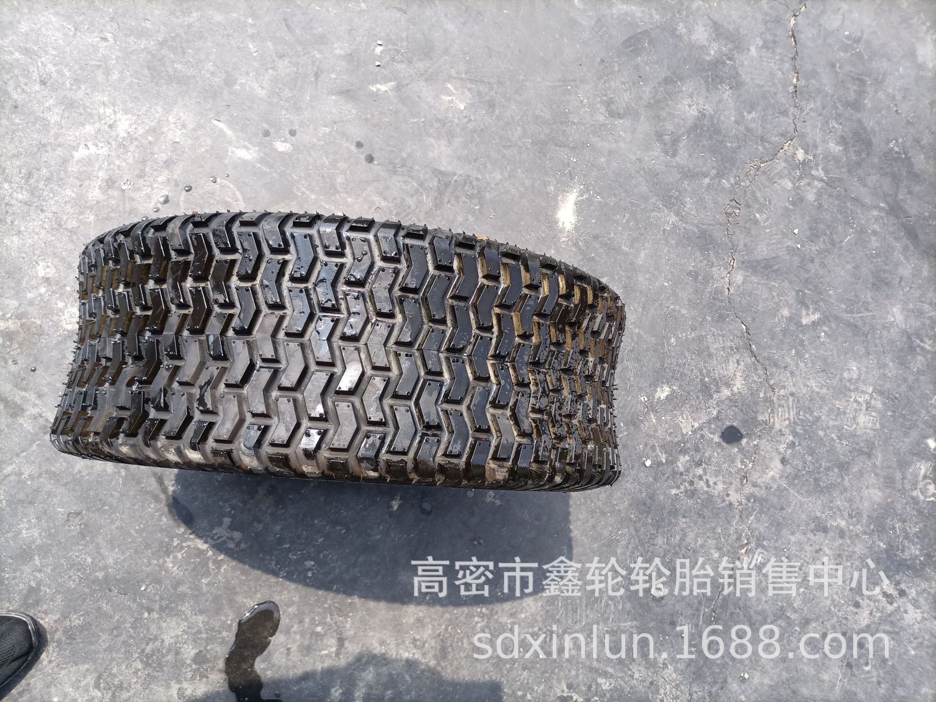 供应24x8.50-14  25x8-12 28x10-12 28x10-14 草地胎