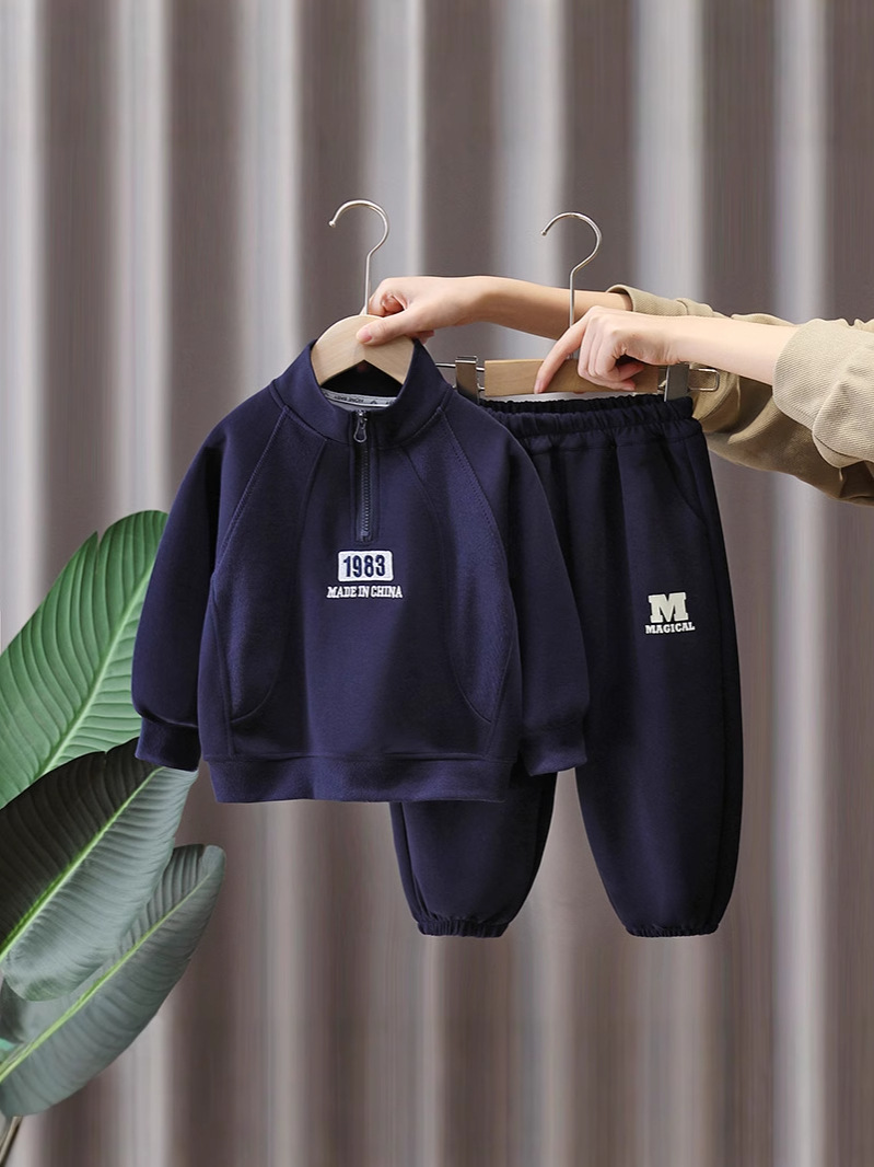 Conjunto de Sudadera con Cuello Alto para Niños 7844, Nueva Colección Primavera-Otoño 2026, Ropa Infantil Moderna y Elegante, Conjunto Deportivo de Dos Piezas