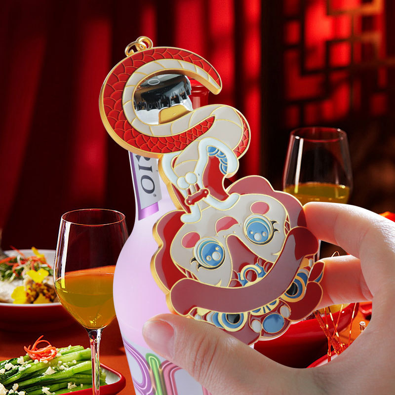 뱀의 새해 병따개, 행운을 빌어요 금속 병따개 냉장고 자석, 뱀의 해의 애국적인 트렌드 새해 작은 선물