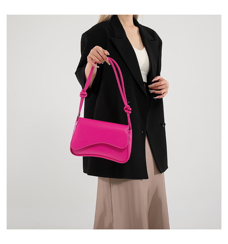 Underarm bag for women, new autumn 2024 fashion and niche design, single-shoulder crossbody bag, stylish and relaxed small square bag undefined