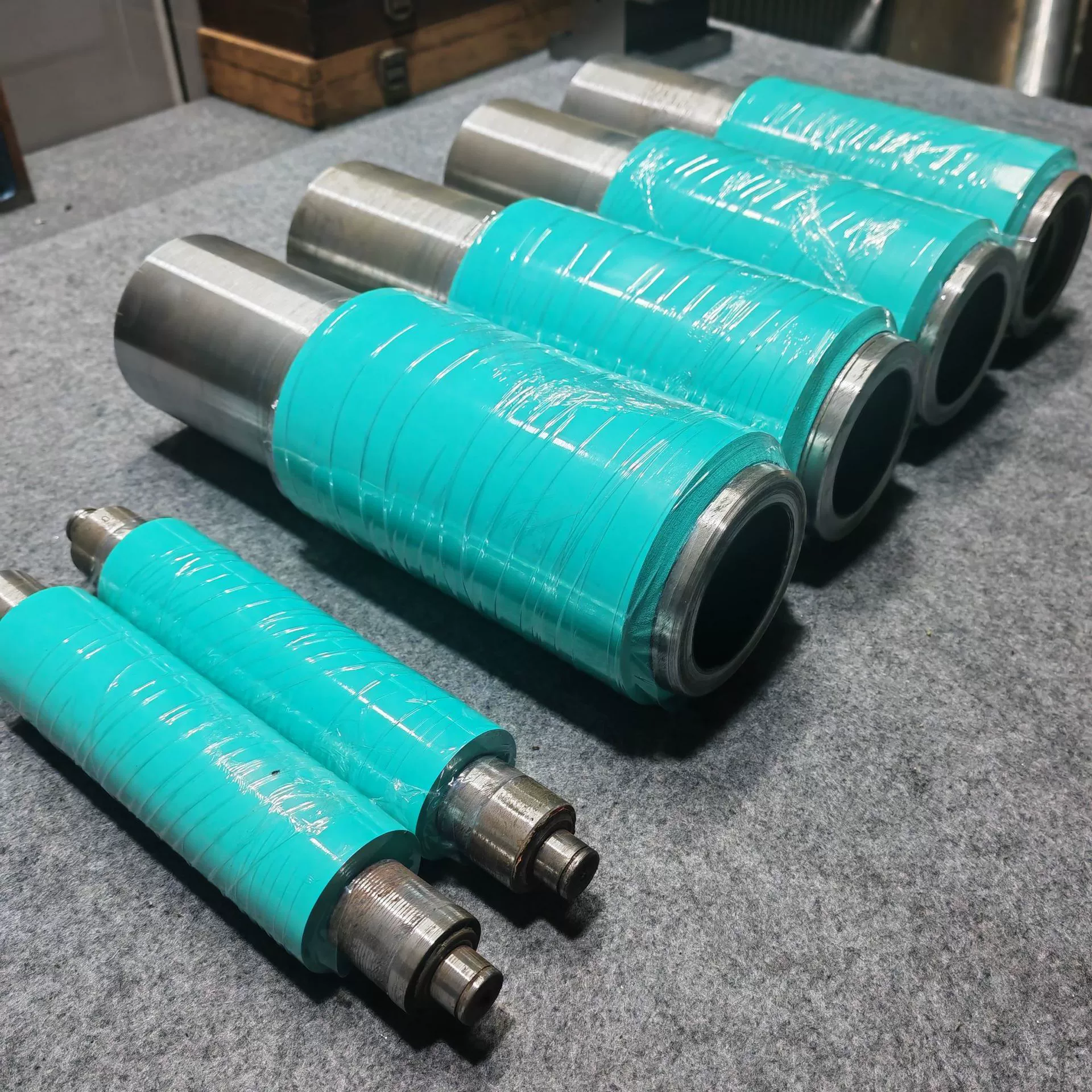 Специальное предложение производителя: Изготовленные на заказ и восстановленные резиновые, силиконовые и полиуретановые ролики для различных машин в Дунгуане и Гуанчжоу.