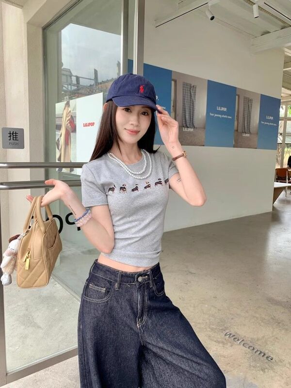 [220g 40 imitation cotton] with pearl necklace sausage puppy printed short sleeve T-shirt women's jacket gray