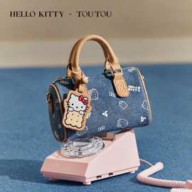 TOUTOUhellokitty凯蒂猫联名牛仔饺子包哈喽kt斜挎手提包