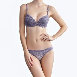 文胸套装;吊袜带;女士三角裤