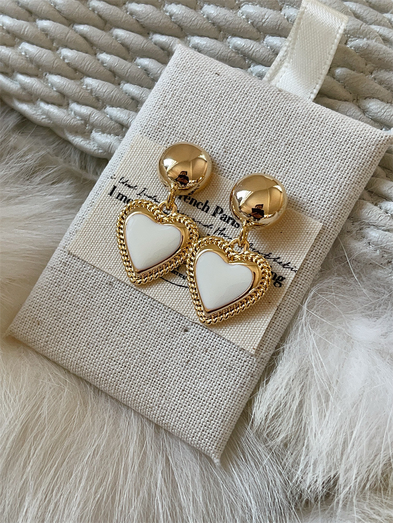 Daily, Date Occasion Copper Material 1 Pair Elegant Heart Shape Enamel Copper Drop Earrings