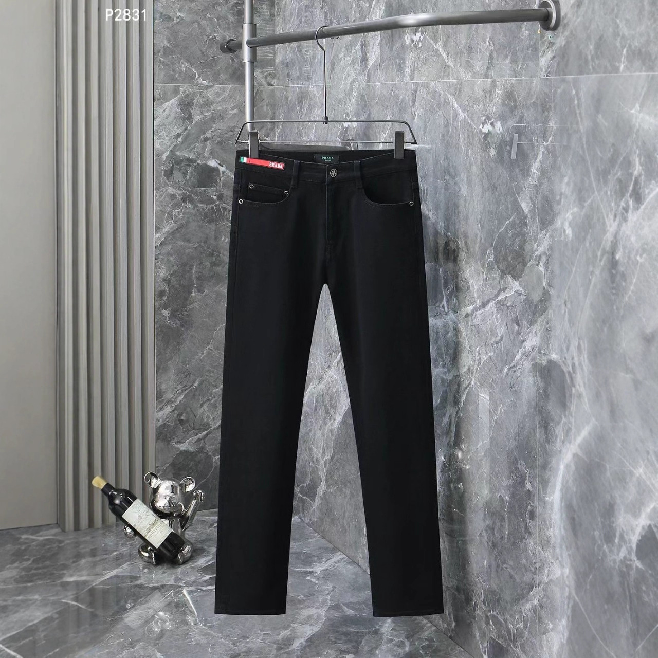 Spring and Summer New Style Triangle Logo Badge Jeans for Men, Trendy Korean Style Versatile Straight-Leg Casual Slim-Fit Black Pants