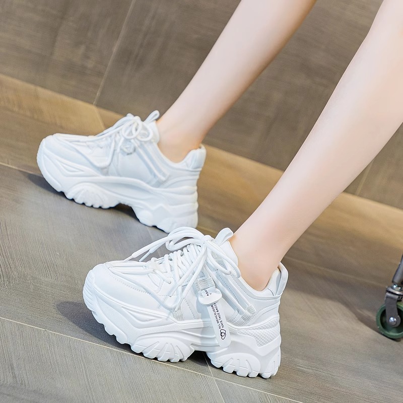 Zapatos de papá zapatos de mujer primavera 2025 nueva altura de suela gruesa super caliente deportivo blanco de verano red transpirable