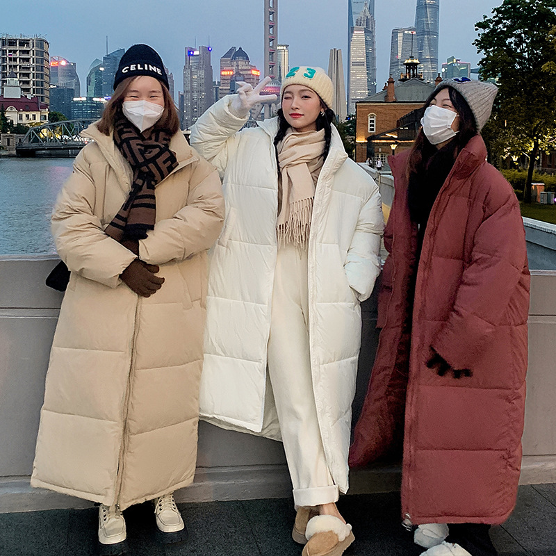 Capa de algodón de plumón gruesa para mujeres largas sueltas ins ropa de pan de estilo de Hong Kong ropa de algodón de invierno 2023 nueva chaqueta de algodón