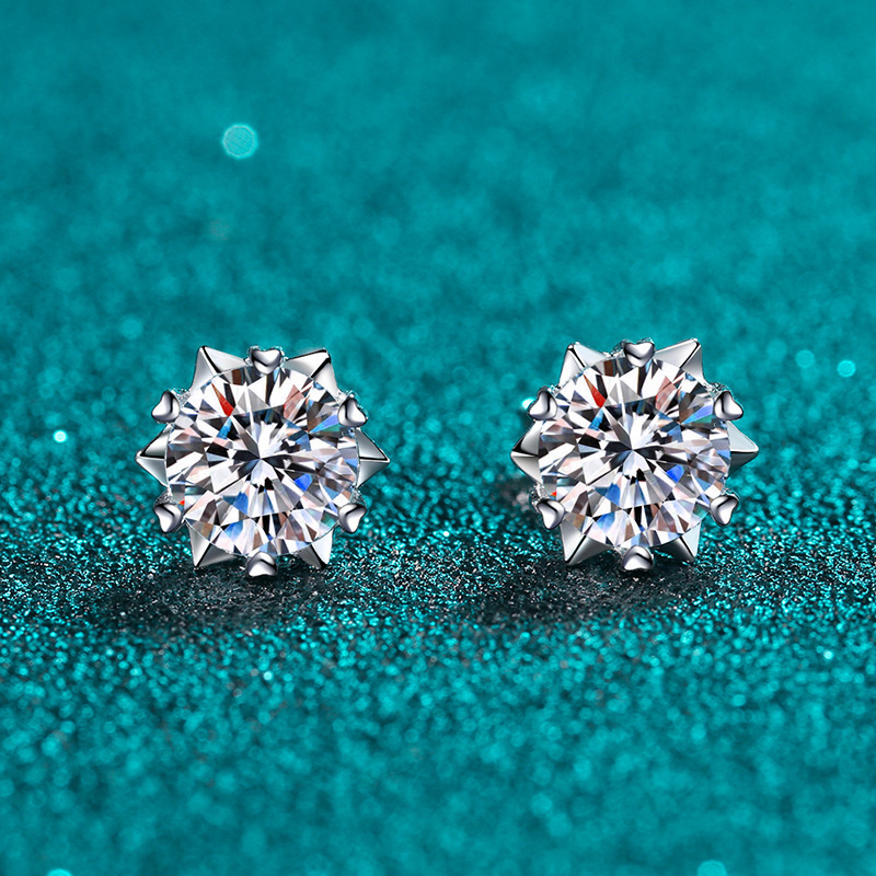 Shake the sound fast hand live explosions eight hearts eight arrows super flash imitation US imported D color Mosan diamond 2 karat snowflake earrings Shake the sound fast hand live explosions eight hearts eight arrows super flash imitation US imported D color Mosan diamond 2 karat snowflake earrings