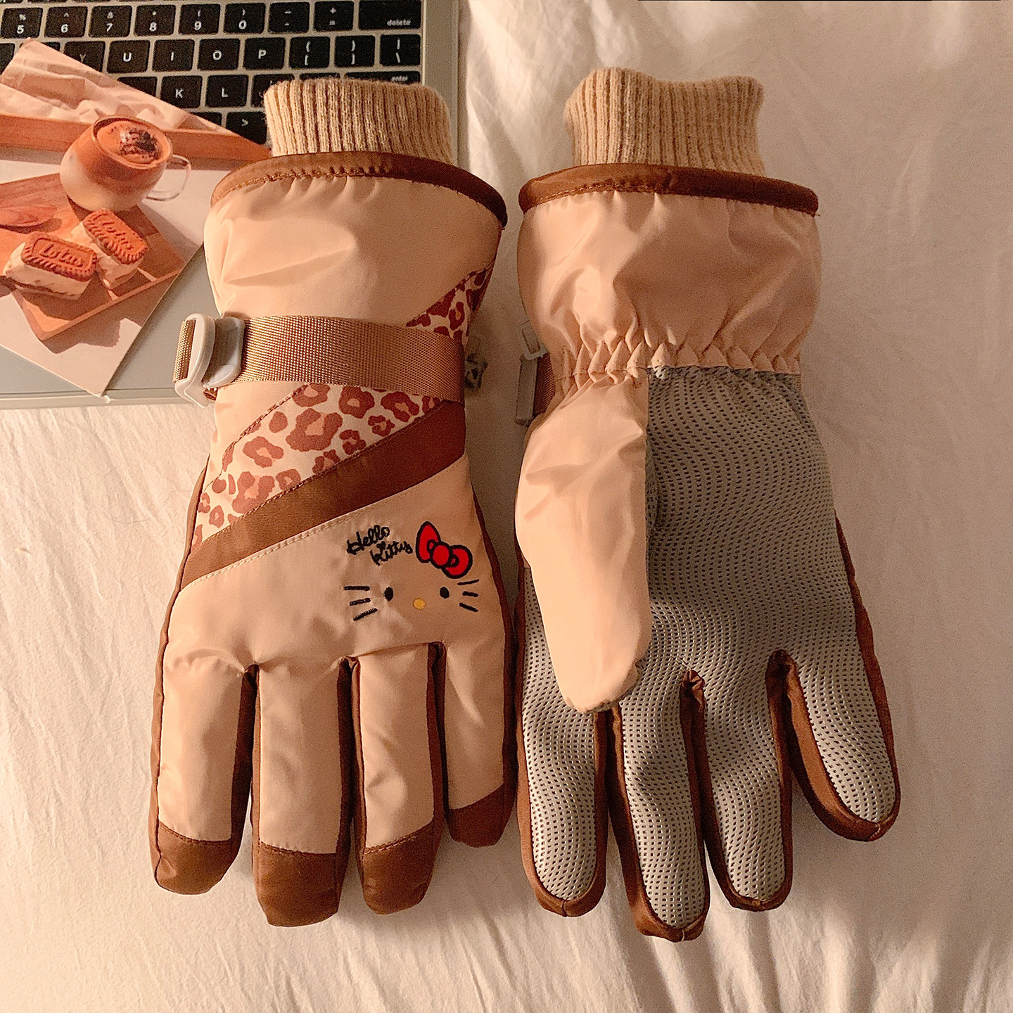 Sanrio genuino HelloKitty guantes de esquí de invierno para montar al aire libre guantes de calentamiento de lana gruesa