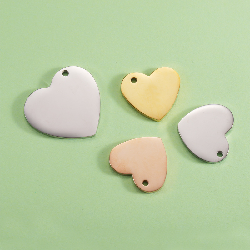 Real Gold Plated Plating Material 1 Piece 25*22.5mm Hole 1~1.9mm 304 Stainless Steel PVD Coated Real Gold Plated Customization Laser Engraving Heart Shape Polished Pendant DIY Jewelry Accessories