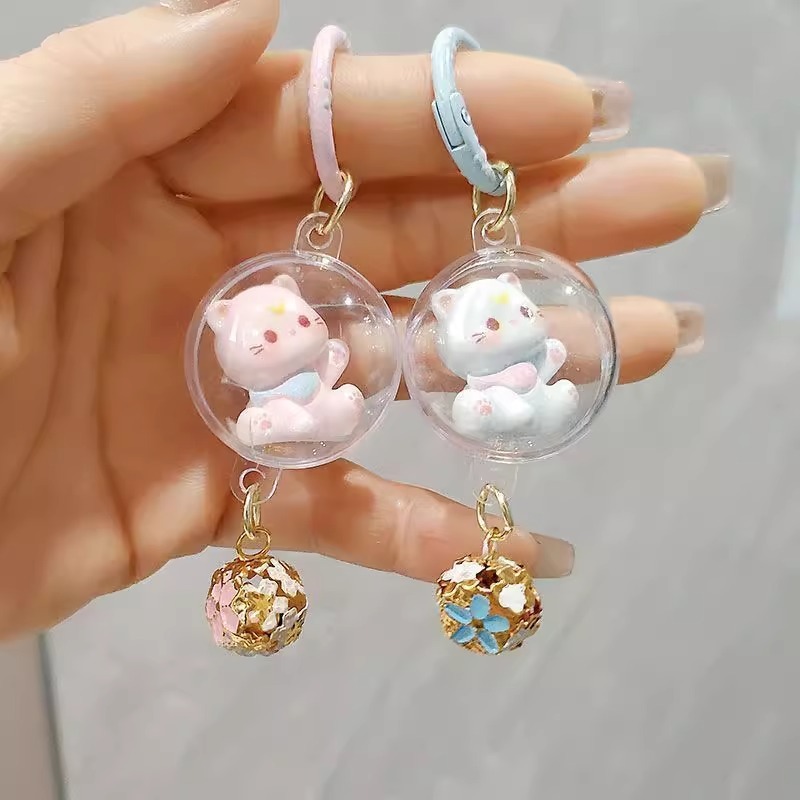 立体的なかわいい鐘猫キーホルダー漫画ガールハート学生スクールバッグペンダント親友への絶妙な小さなギフトとして|undefined