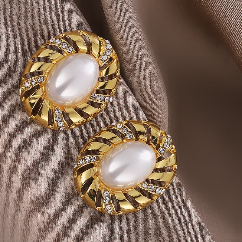 Pendientes de perlas ovales de diamantes de aguja de plata galvanizada de oro real Pendientes retro de moda europea y americana Pendientes de alto grado medio y antiguo para mujeres