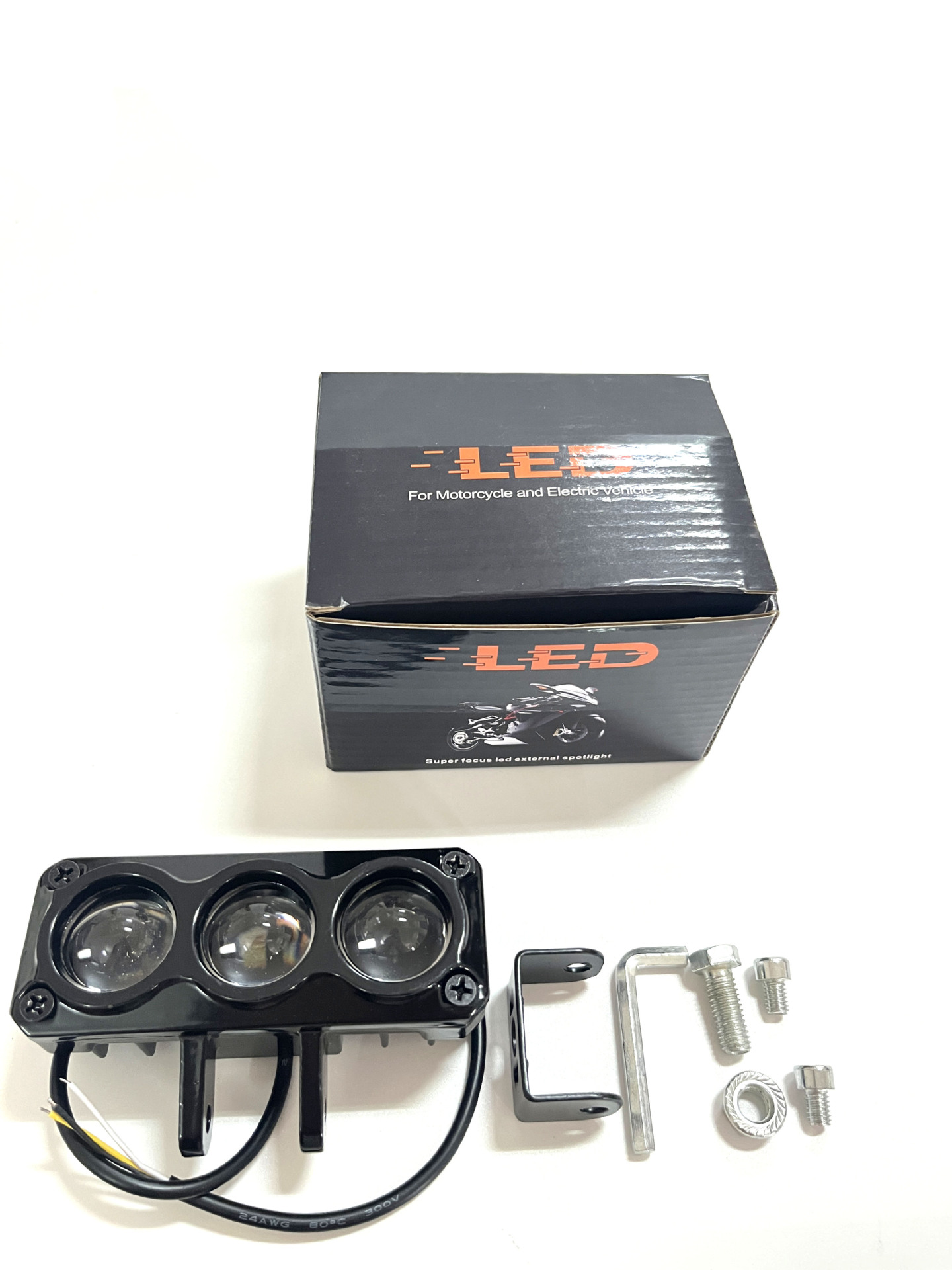 lámpara eléctrica LED super brillante, lente de motocicleta, faro de pavimentación, lámpara de tres ruedas de baterías, lámpara de luz super brillante