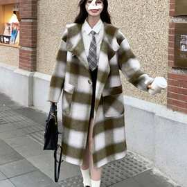 绿色复古呢子大衣女秋冬2024新款法式宽松气质高级感呢子外套