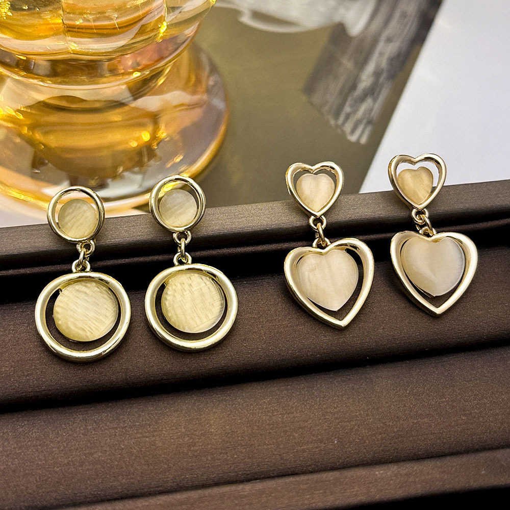 Pinza de oreja de ópalo de amor geométrico coreano sin piercings Pendientes de lujo ligero de alta calidad Pendientes de temperamento de nicho para mujer