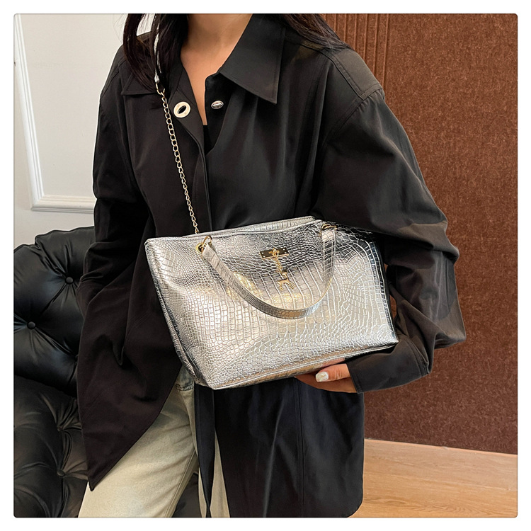 Krokodillemønster, lyst ansikt, 2024, ny mote, koreansk utgave, stor kapasitet, enkel håndholdt dameveske_voghion.com