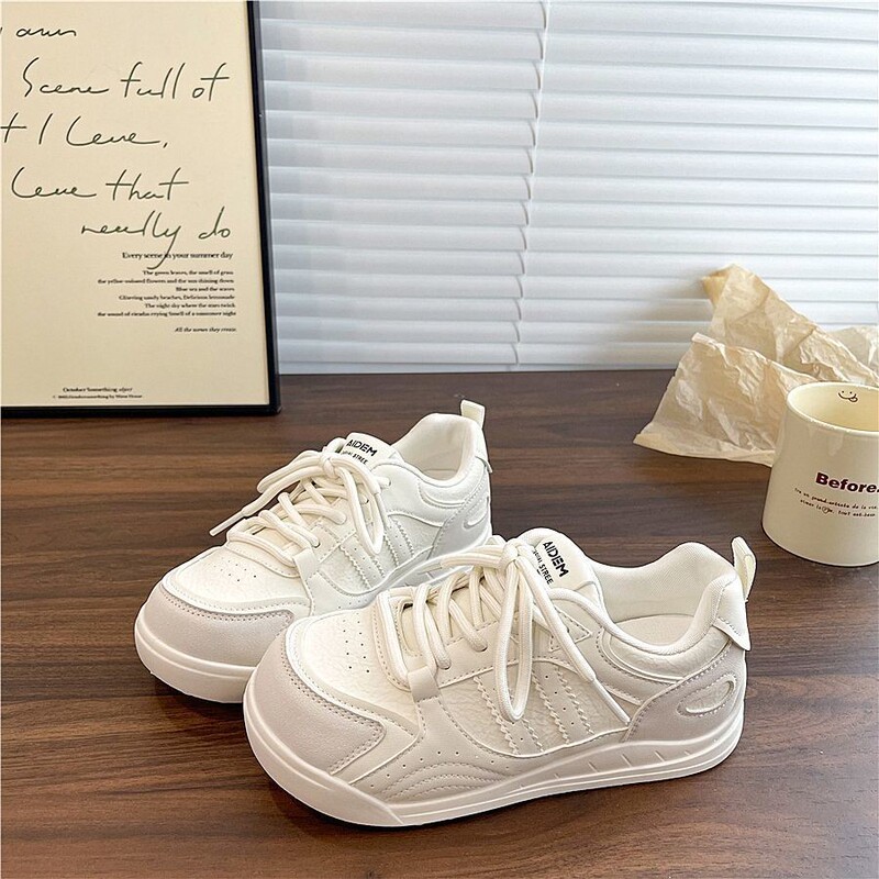 Niche Thick-Soled Sneakers for Women, Chinese Fashion, 2025 Autum New Casual Sports White Shoes, Versatile Moral Training Shoes for Women