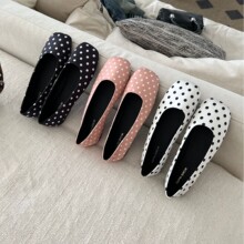 ���sƽ�׷��^�\�ڰ���Ь��Ь�ճ�ͨ�ں�ɫ���c�\��ưЬһ�_��ŮЬ