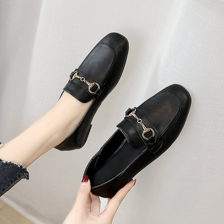 2026 primavera nueva generación de zapatos de una sola mujer nuevo pedaleo dos zapatos blancos cuadrados de cuero suave zapatos de cuero inglés