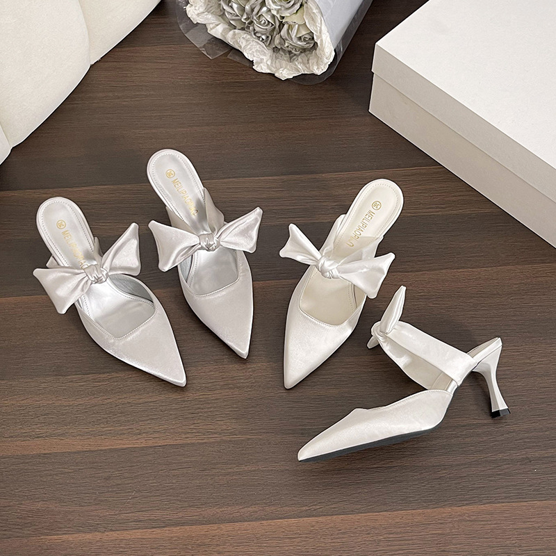 ¡Nai Bai avanzado! 2025 verano nuevo estilo satén puntiagudo bowknot Muller tacones altos mujer puntera media pantufla