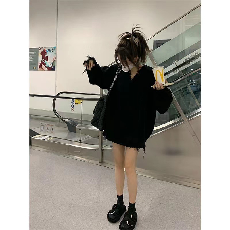 Demi-season sweater