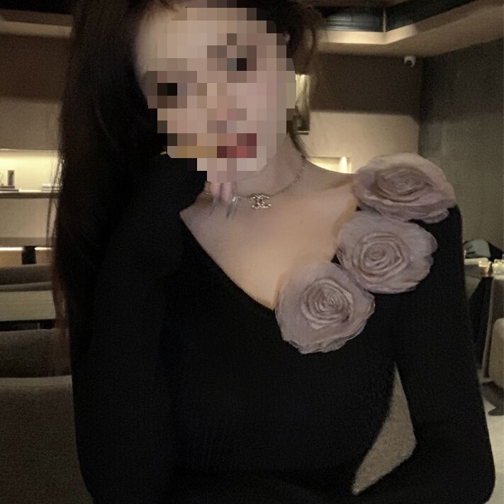 Autumn New French Rose Collar Top for Women Slimming Waist Slit Bottoming Shirt Range