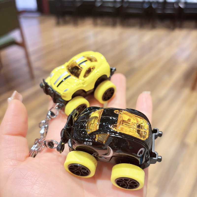 Creative Alloy Huili Big Foot Off-Road Car Model Keychain Mini Car Model Cartoon Trend Bag Small Pendant