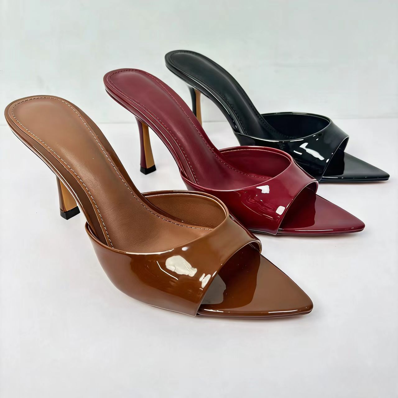 Damen Stiletto Mules Mit Spitzer Kappe Aus Lackleder Pumps_voghion.com